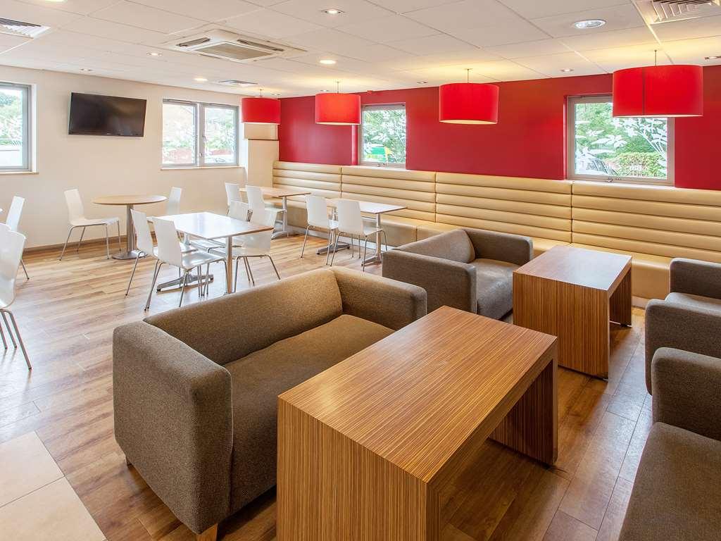 Travelodge Bracknell Central Ресторан фото