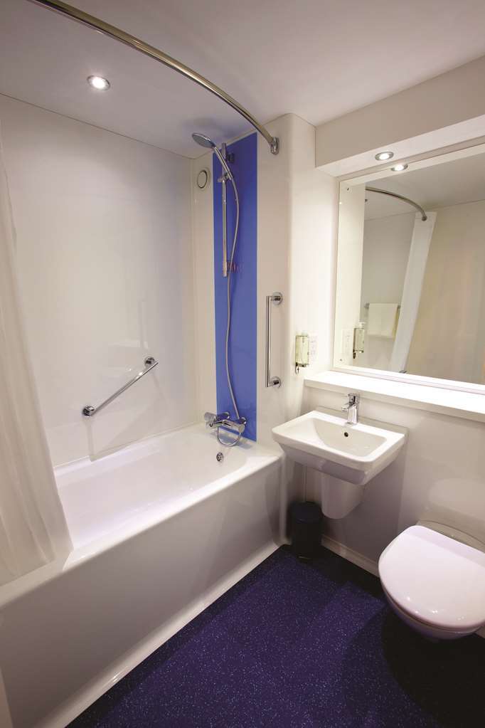 Travelodge Bracknell Central Номер фото