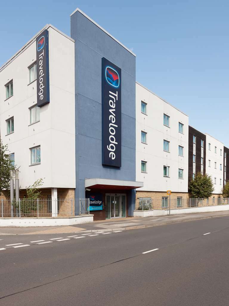 Travelodge Bracknell Central Экстерьер фото