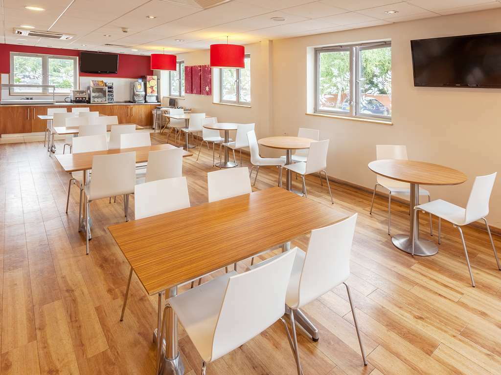 Travelodge Bracknell Central Ресторан фото